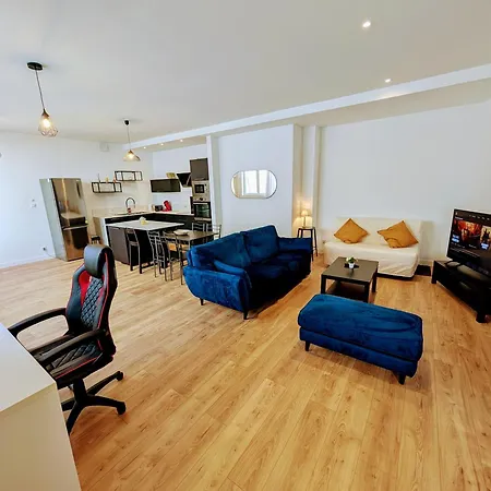 Le Porchaire - 2ch - Elegant Spacieux Et Calme Au Centre De - Futuroscope A 20 Min Appartement