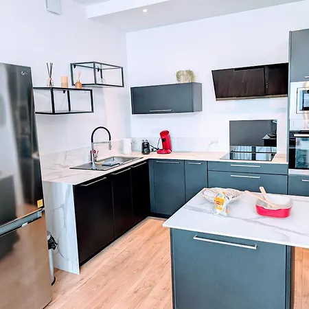 Le Porchaire - 2ch - Elegant Spacieux Et Calme Au Centre De - Futuroscope A 20 Min